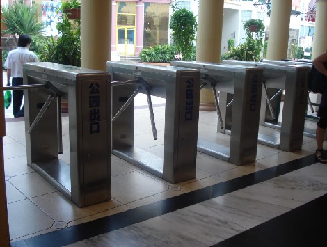 鐵軍智能閘機廠家淺談三輥閘機發展趨勢