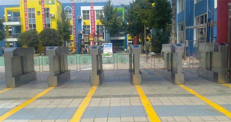 深圳閘機廠家教你如何正確選擇幼兒園閘機