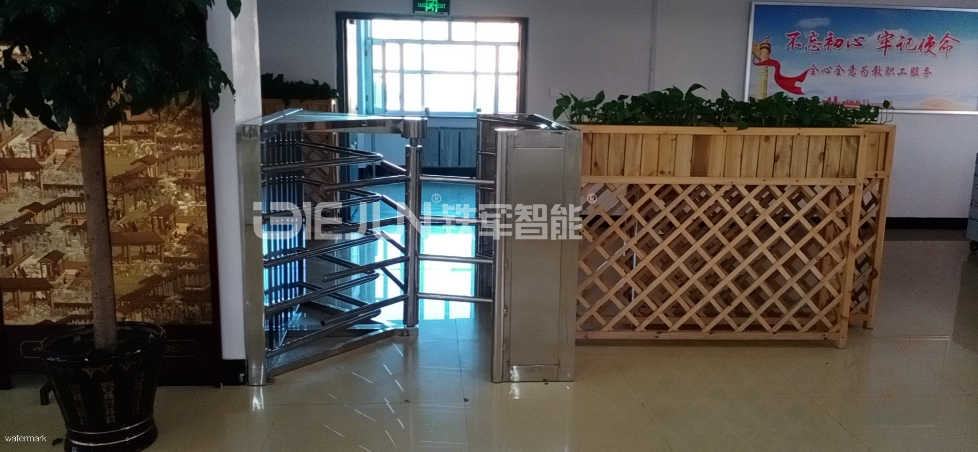 吉林師范大學食堂半高轉閘案例