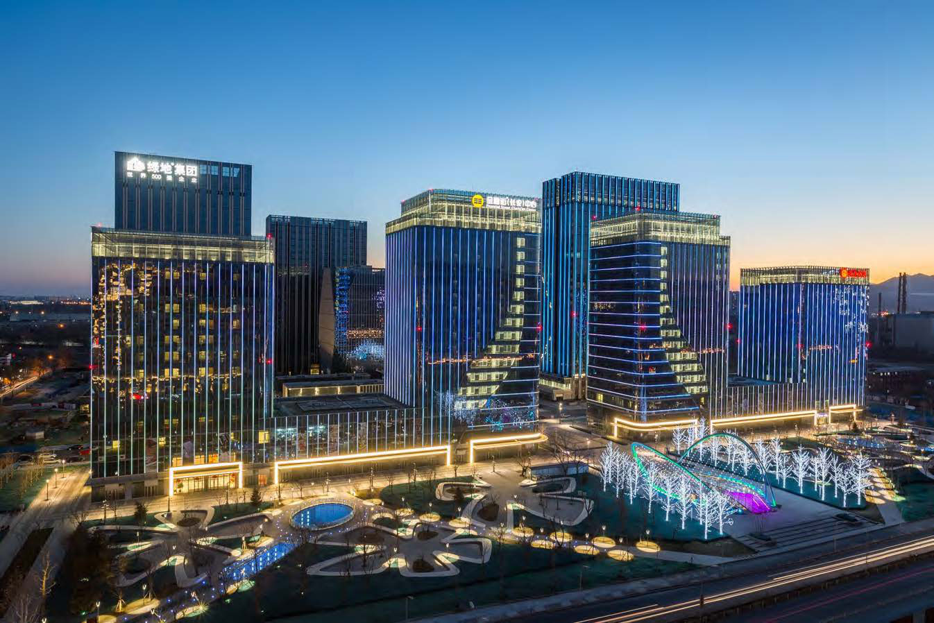 北京京西商務(wù)新地標(biāo)——金融街(長(zhǎng)安)體育中心“智慧場(chǎng)館”測(cè)溫人臉識(shí)別+柱式速通門項(xiàng)目