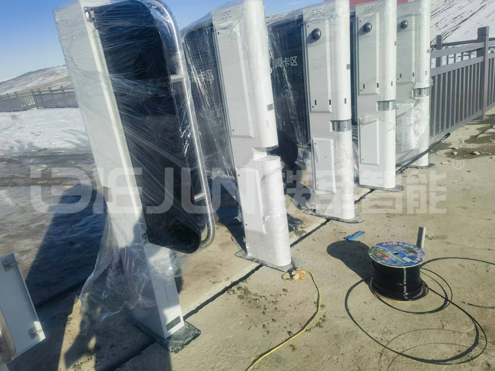 知名的滑雪度假區閘機廠家選哪家？——鐵軍智能：軍工品質，可靠之選