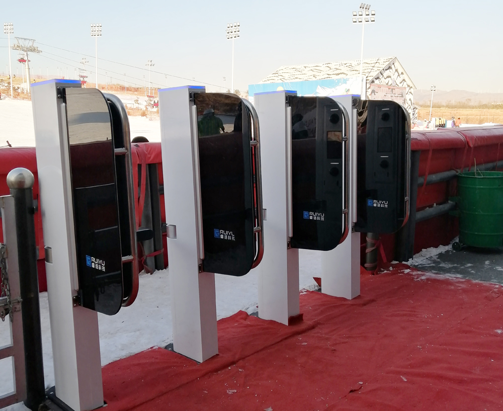 選擇滑雪場(chǎng)閘機(jī)時(shí)最應(yīng)該考慮的是哪方面？